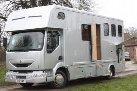 Renault 7.5 Tonne Tilt Cab w/ Luxury Living