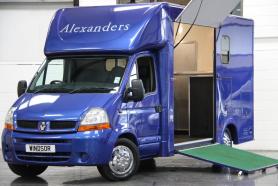 Alexanders Windsor 3.5T Renault Blue