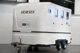 Equi-trek Space Treka III trailer