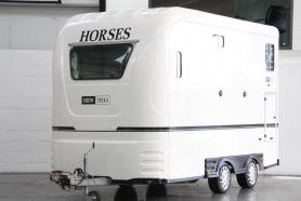 Equi-Trek Showtreka L trailer